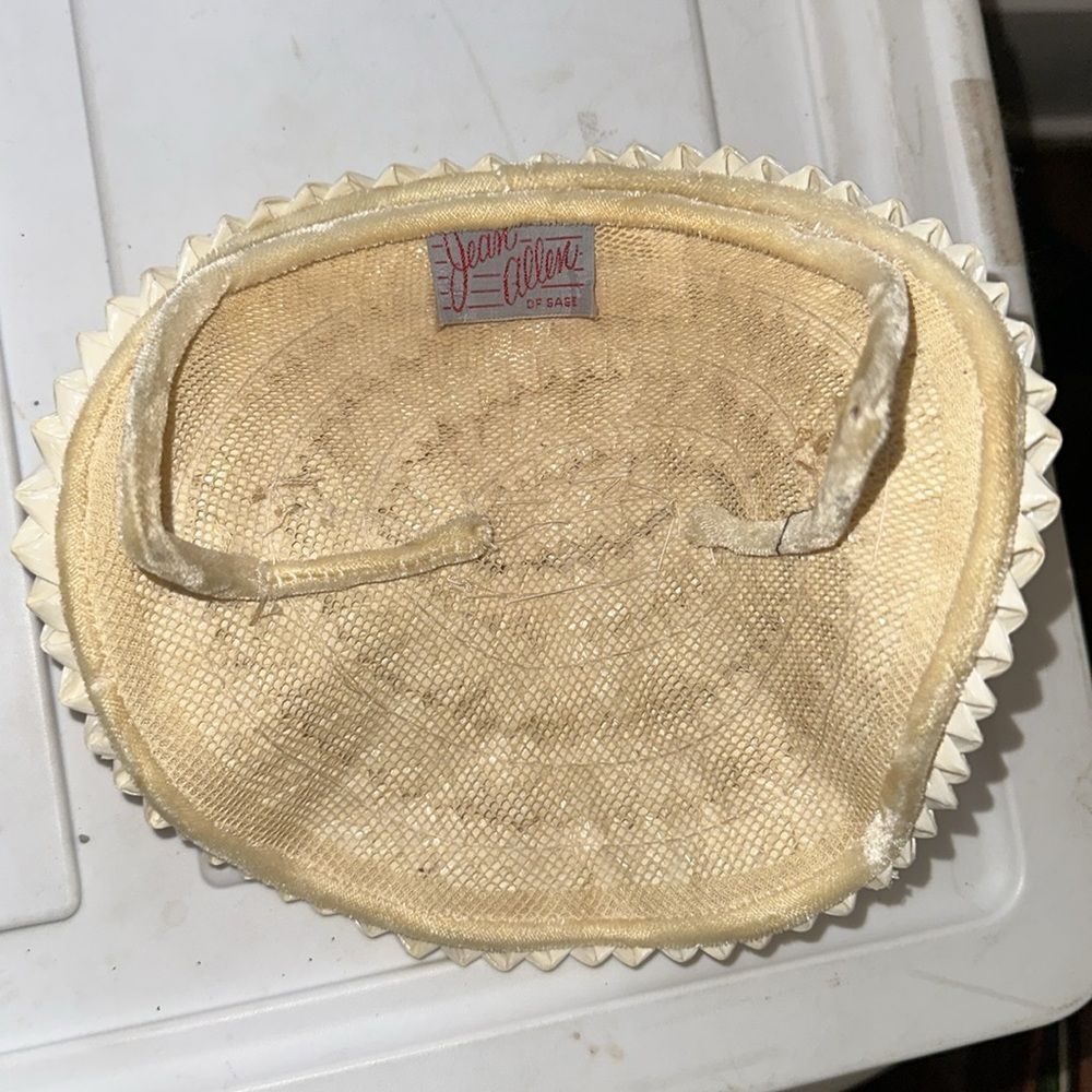 Vintage 50s/60s Jean‎ Allen of Gage Cream Woven Hat with Purple Floral Detailing - Picture 7 of 7